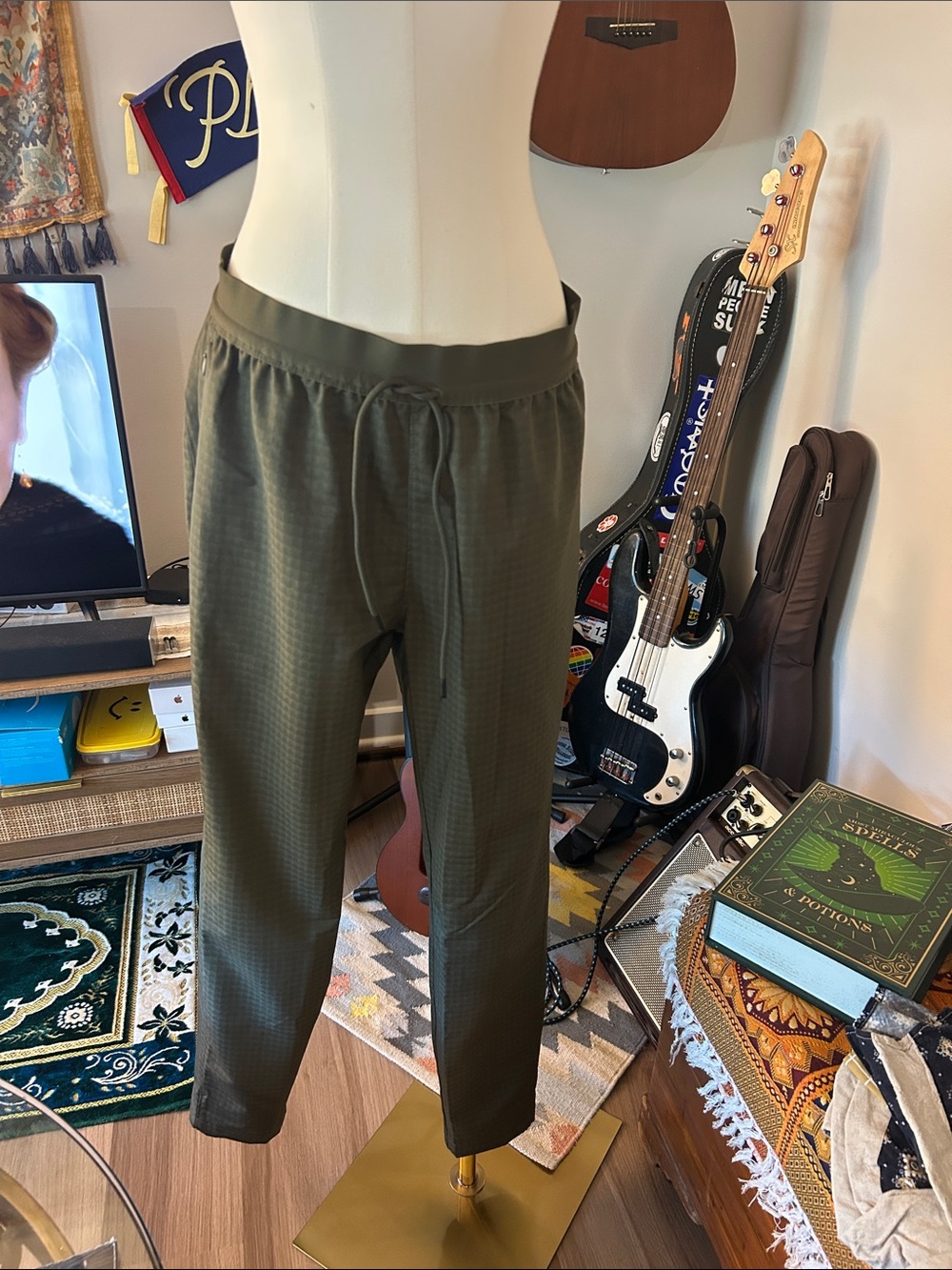 Old Navy Men's Olive Drawstring Chinos